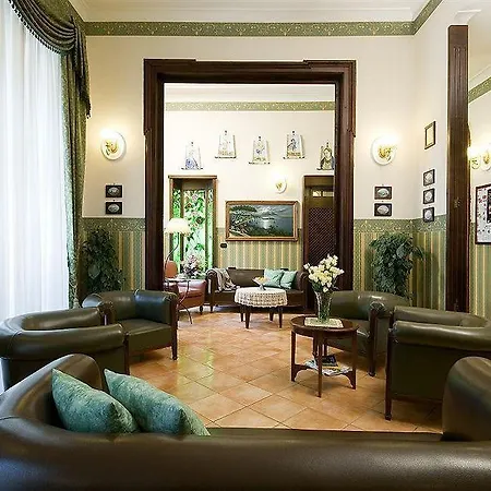 Pinto-storey Hotel 3*