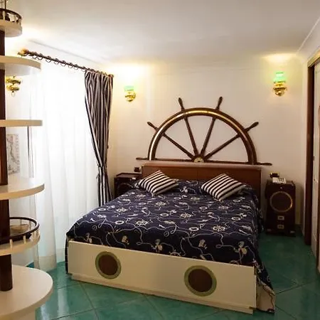 Ausonia 2* Nápoles