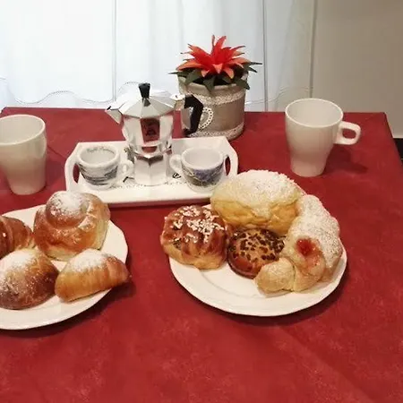 ビー イタリアン フラット ボヴィオ ゲストハウス