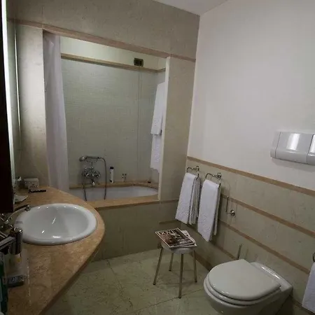 San Giacomo 32 Aparthotel 4*