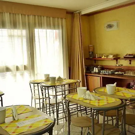 Hotel Colombo 3*