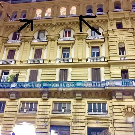 A I R Amore Naples