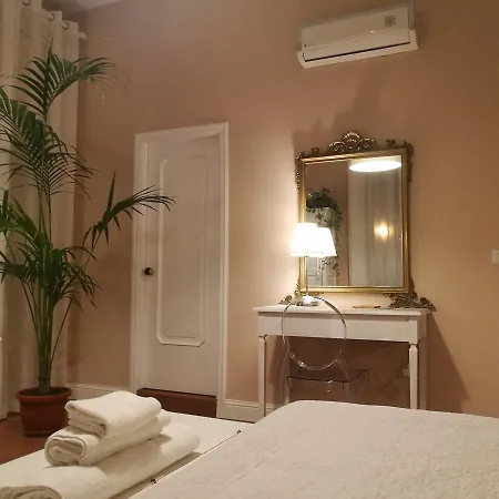Bed & Breakfast Bed Morelli 49 , Chiaia 2*