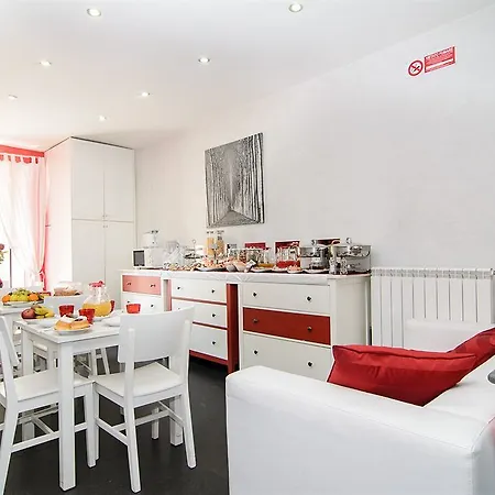 Angioini Aparthotel *