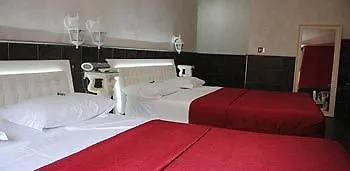 Angioini Aparthotel *