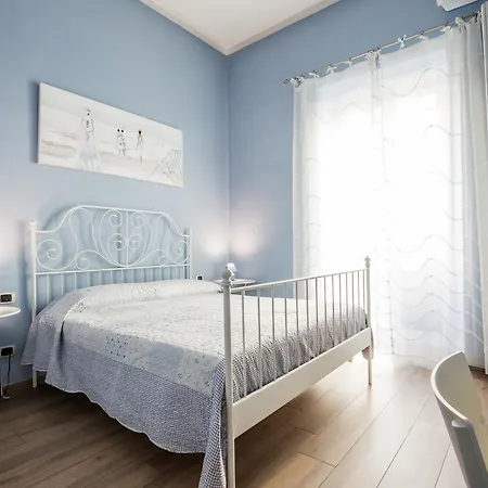 Couette-café Parthenope 3*