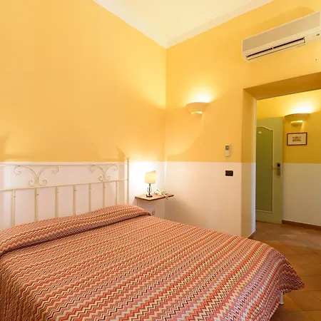Mergellina 3*