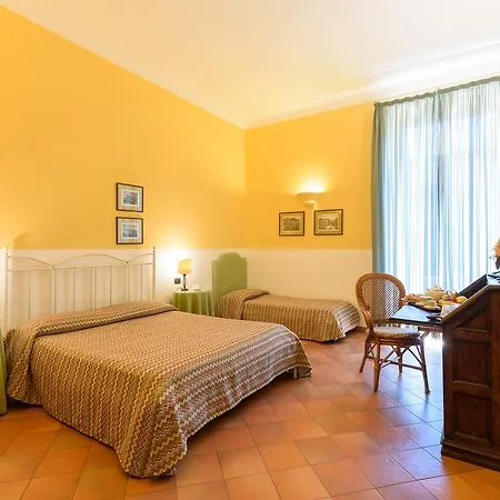 Mergellina 3*