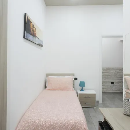 La Casa Di Luna 3* Neapol