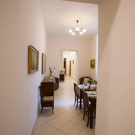 A Casa Di Nonna Giulia Bed & Breakfast 3*