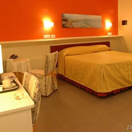 Hotel Capodichino International 4*