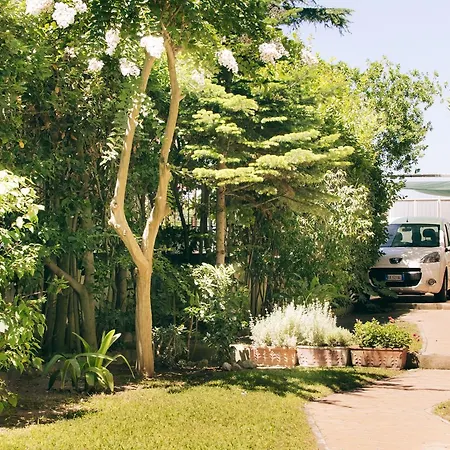 La Bouganville Bed & Breakfast