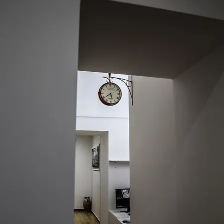 Caracciolo 109 Bed & Breakfast 2*