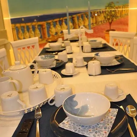 Chiaia 216 Bed & Breakfast 2*