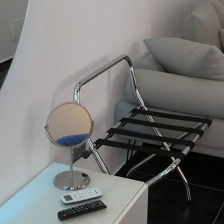 Nocleg ze śniadaniem Skyhouse Chiaia 2*
