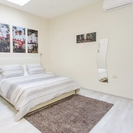 B&B Morra's 2*