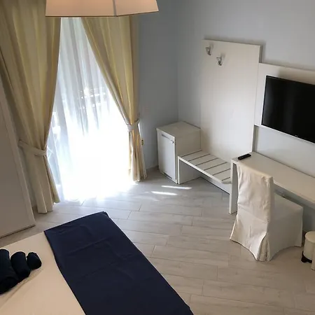 Maison Claudette Toledo *