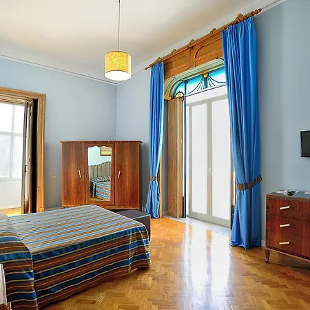 Spaccanapoli Comfort B&B 2*