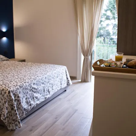 Interno 10 Cavour Couette-café 2*