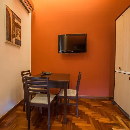 Konukevi Chiaia 32 Napoli