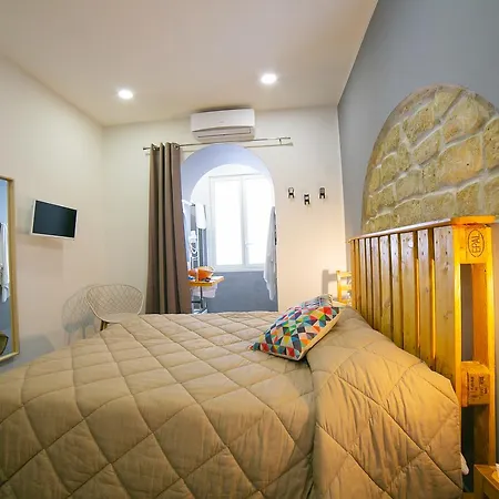 Le 4 Stagioni Dante's H Centro, By Clapa Group Pensjonat 2*