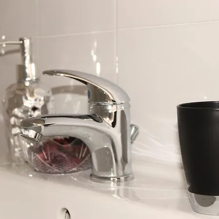La Torretta Chiaia Bed and Breakfast 3*