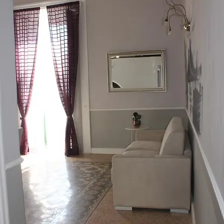 La Torretta Chiaia Bed & Breakfast