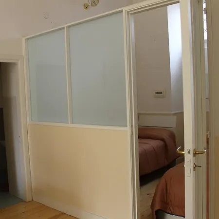 La Torretta Chiaia Bed and Breakfast 3*