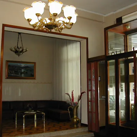 Camaldoli 2* نابولي