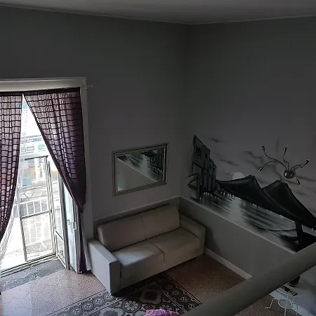 La Torretta Chiaia Bed and Breakfast 3*