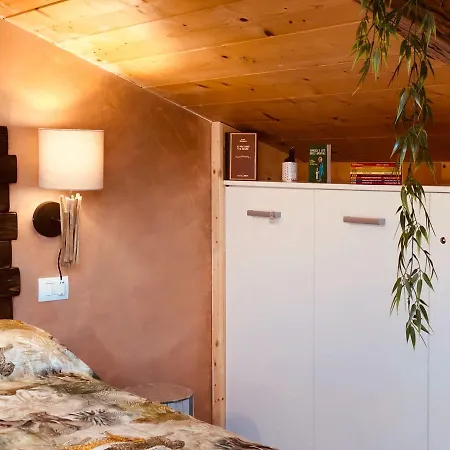La Mansarda Bed and Breakfast Νάπολη