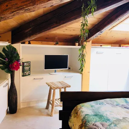 Bed and Breakfast La Mansarda Νάπολη