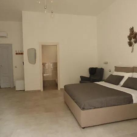 Monteoliveto 33 * Napoli
