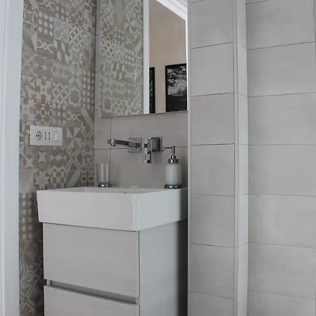 Konukevi Bed No Breakfast Ak 2 Napoli