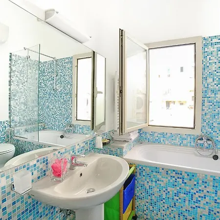 Spaccanapoli Comfort B&B 2*