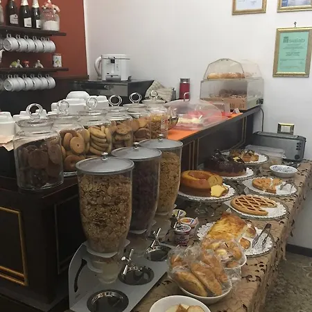 德斯艺术酒店 酒店
