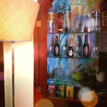 Goldencube Guest house *