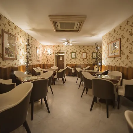 Le Stanze Di Piazza Dei Martiri Nocleg ze śniadaniem