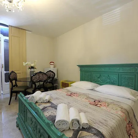 Angioino & Bed & Breakfast 2*