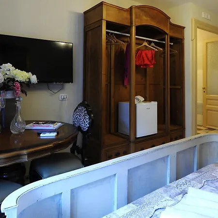 Bed & Breakfast Angioino & 2*