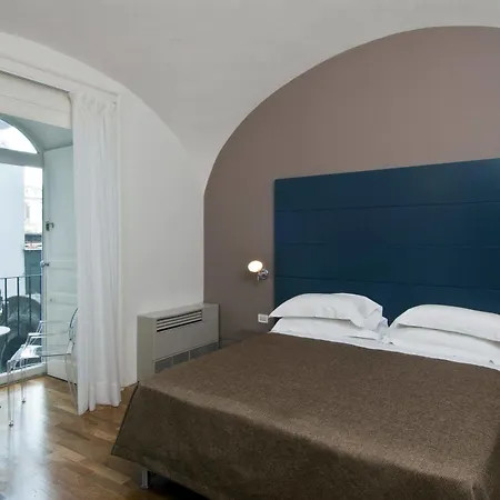 Hotel Piazza Bellini&apartments 3*