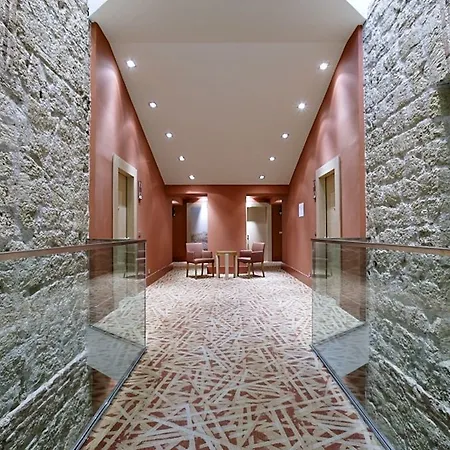 Una Hotels Napoli 4*