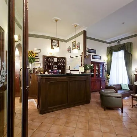 Pinto-storey Hotel