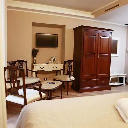 Lanfipe Palace Отель Неаполь