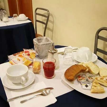 Zara Hotel 2*