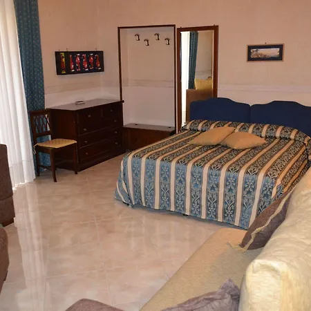 Toledo 3* نابولي