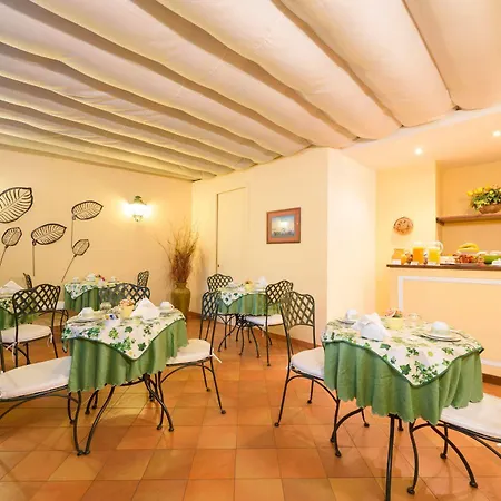 Mergellina 3*