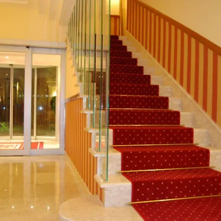 Joyfull Hotel Nápoles