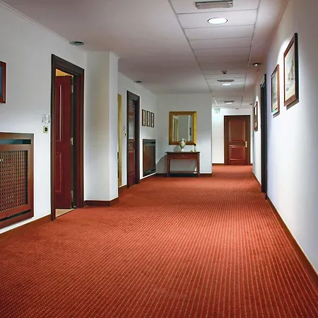 Le Cheminée Business 4*