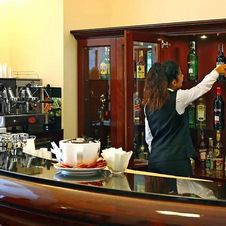 Le Cheminée Business 4*